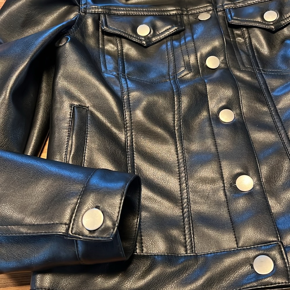 Aqua vegan leather jacket with puffed shoulder. Size XS. Fits like a 4 - Picture 3 of 3